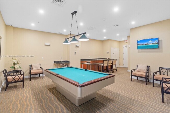 Building Photo - 1745 E Hallandale Beach Blvd