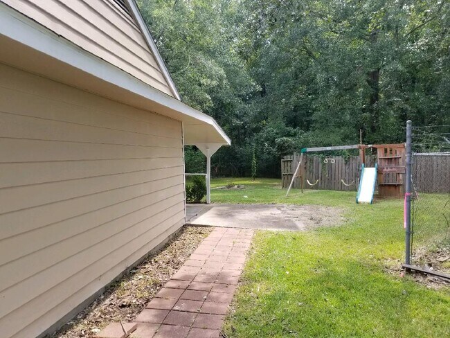 Building Photo - 470 Co Rd 857