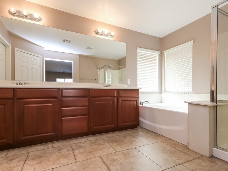 Building Photo - 9277 Lost Shanty Ct