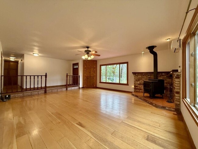 Building Photo - 9042 Monument Dr