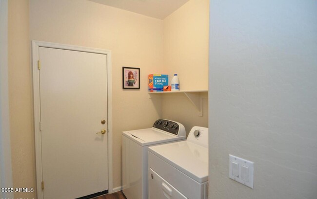 Building Photo - 3530 E Los Altos Rd
