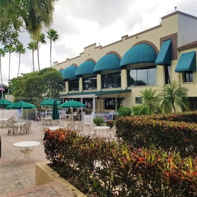 Building Photo - 9470 Poinciana Pl