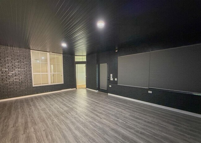 Building Photo - 16517 Tonka Trail