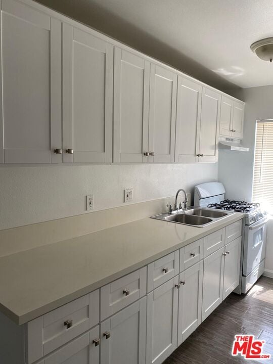 Building Photo - 2029 E 10th St