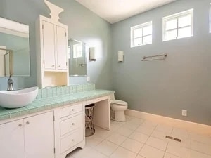 Building Photo - 524 S Highland Ave