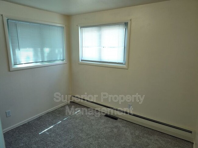 Building Photo - 3021 Kelley Dr