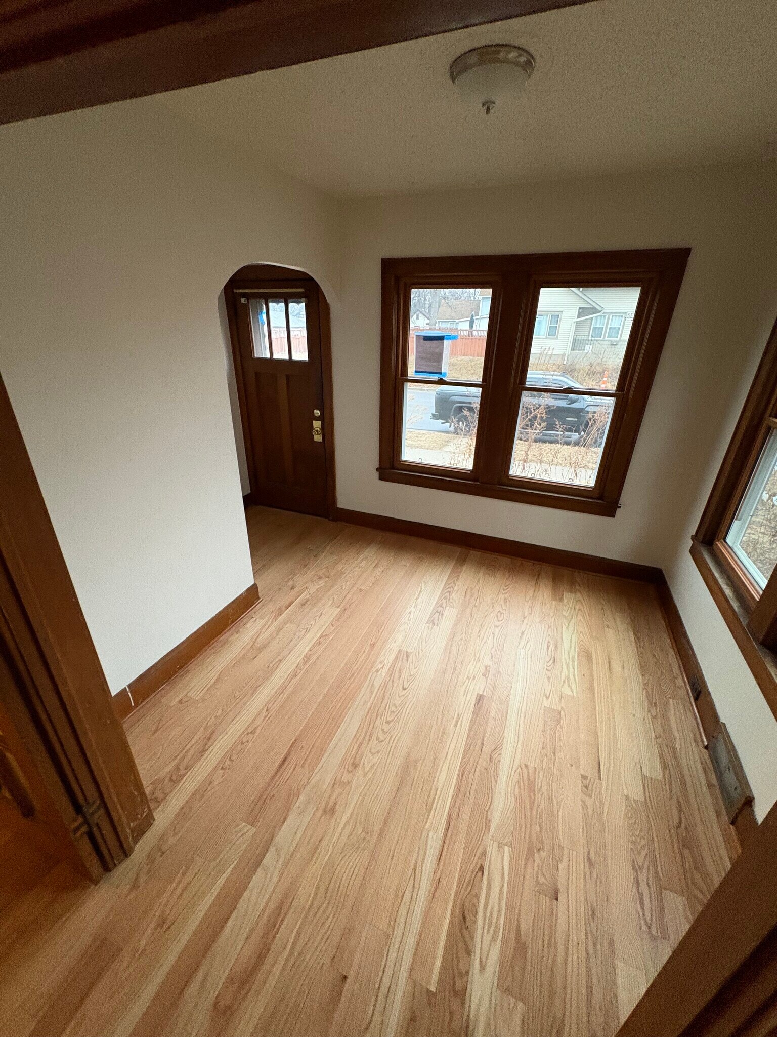 Front room lower unit - 1202 Buchanan St NE