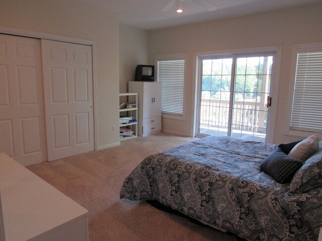 Building Photo - Osage Beach house for rent