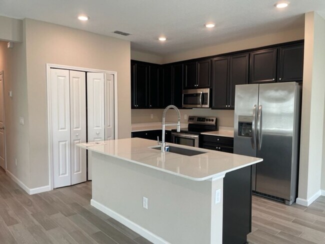 Building Photo - Holiday Move-in at Beautiful Beach Walk in...