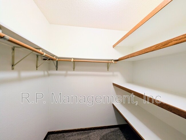 Building Photo - 850 9th Ave NW