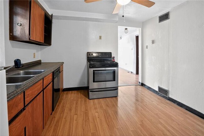 Building Photo - 4034 Murray Ave