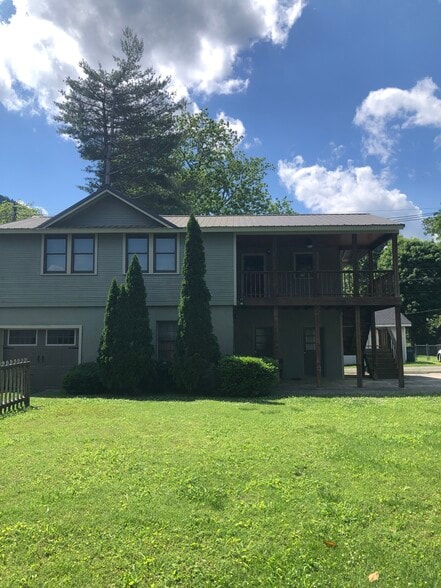 Building Photo - 514 Laurel Ave