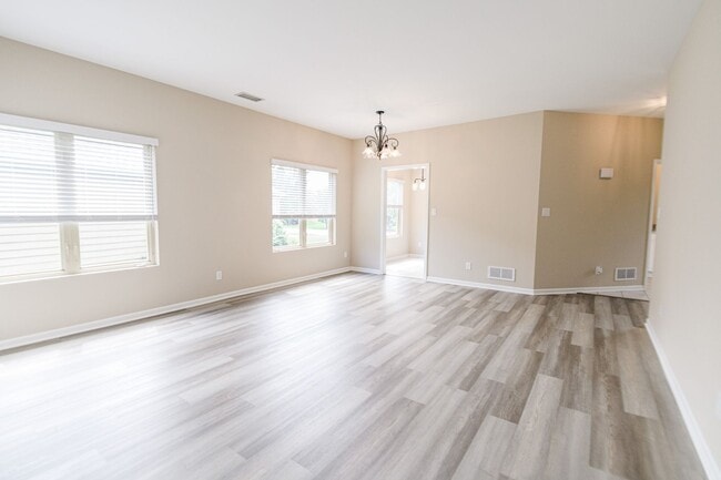 Building Photo - 2 bed 2 bath Ranch Townhouse in Winfield