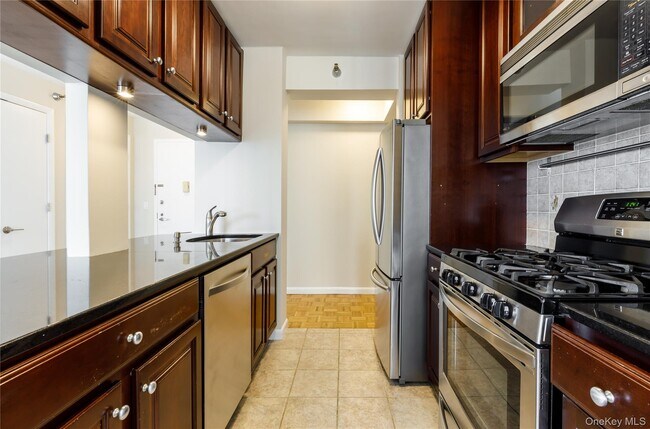 Building Photo - 4-74-74 48th Ave