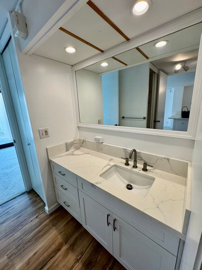 Building Photo - 1/1/2, Ground Floor Unit,  located at Mott-Smith in Makiki, Great Location!