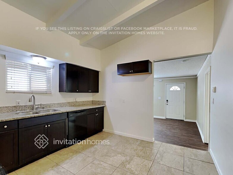 Building Photo - 13515 Raven St