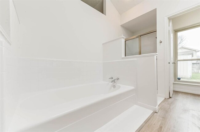 Building Photo - 3039 Ashford Park Dr