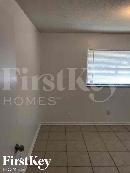 Building Photo - 844 Date Palm Dr