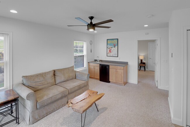 Building Photo - 13 Greenscapes Ln