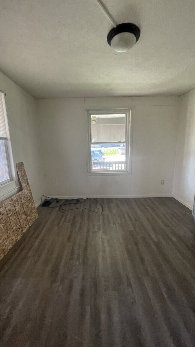 Building Photo - Discover Potential: Prime Location for Your Next Venture at 410-412 Parker Avenue, Scottdale!