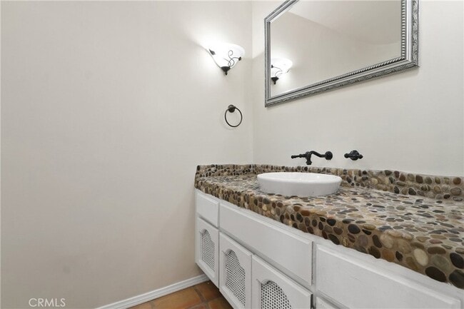 Building Photo - 6031 Shadowbrook Cir