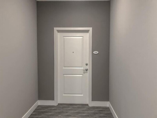 Building Photo - 565 Peachtree St NE