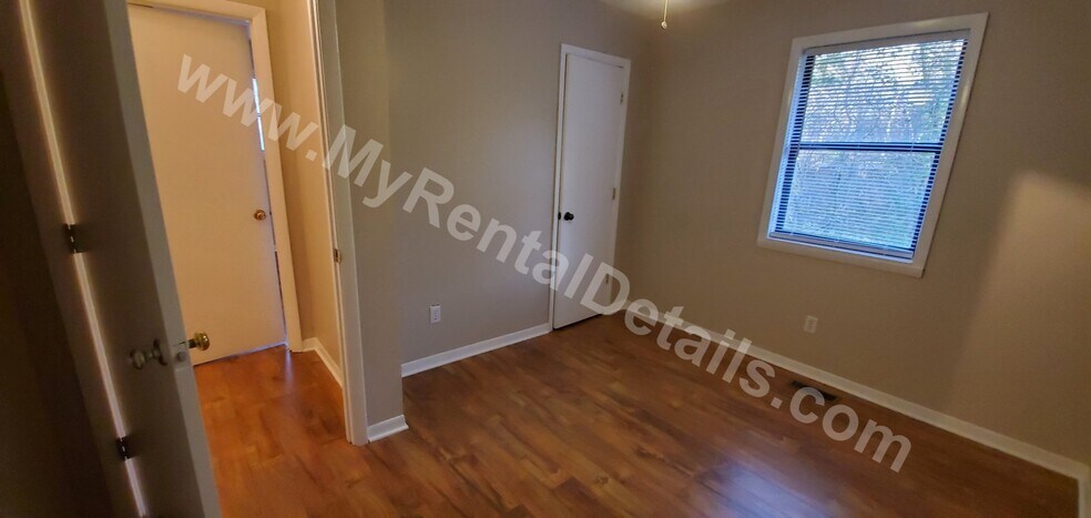 Building Photo - 5 Frankie Ln