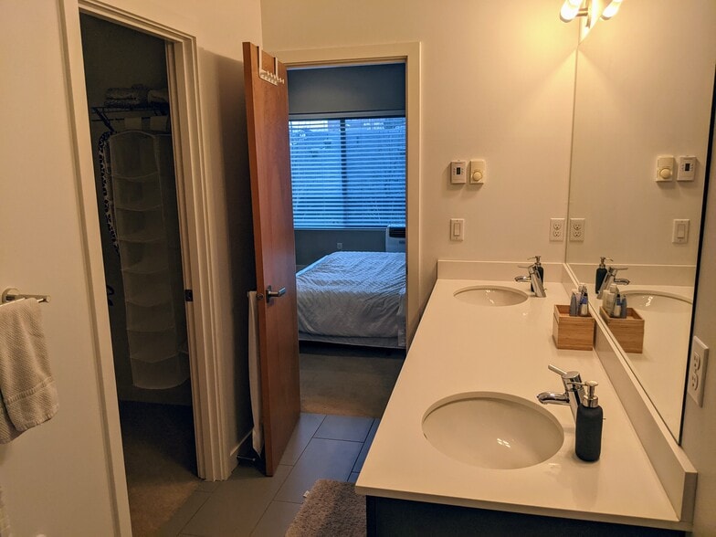 master bathroom - 321 21st Ave