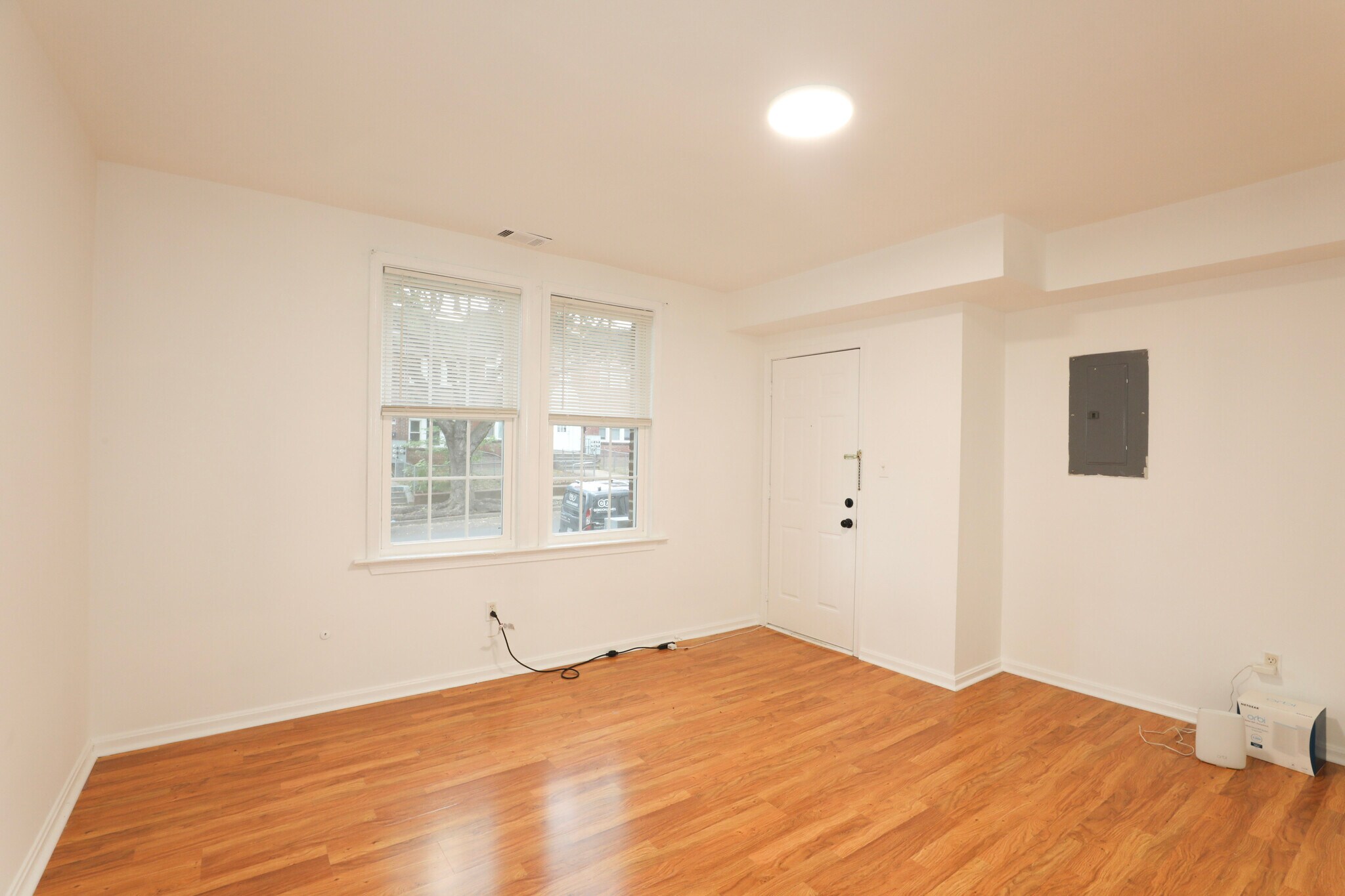 Building Photo - 1305 Orren St NE