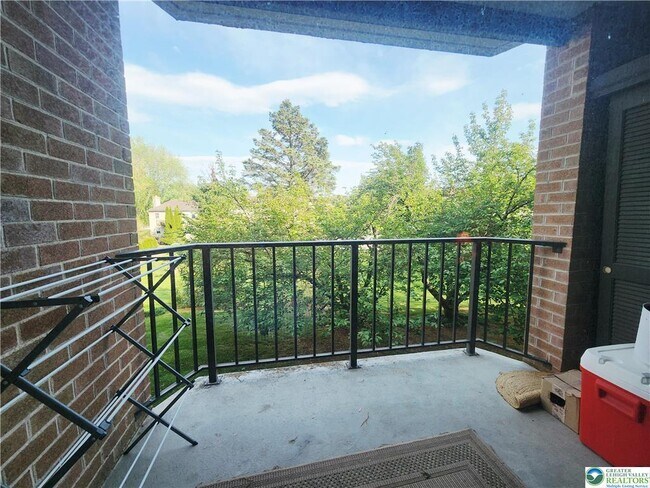Building Photo - 897 Cold Spring Rd