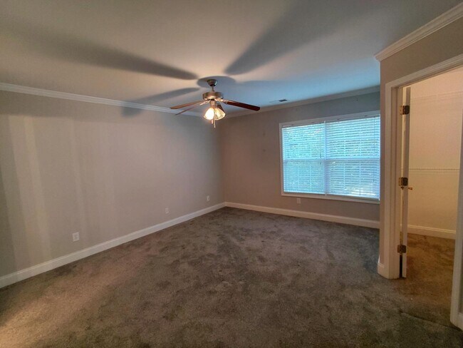 Building Photo - 300 Hampton Forest Dr
