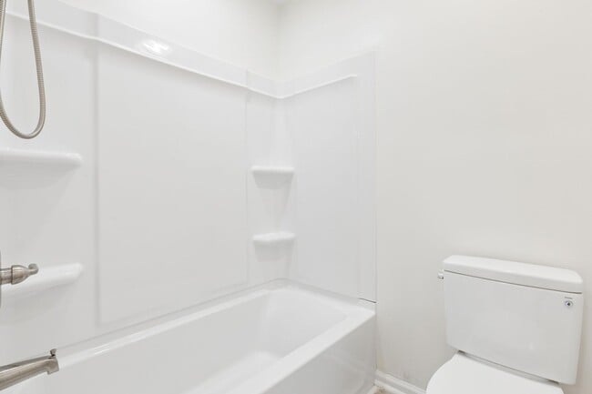 Building Photo - Columbus Station Condo-Ready to move in