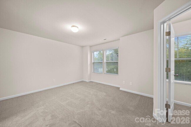 Building Photo - 711 Lackey St