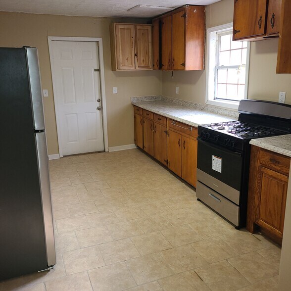 Primary Photo - 2300 W Jefferson St
