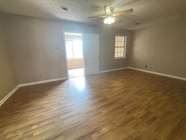 Building Photo - 1301 S Alta Ave