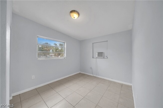 Building Photo - 1527 Gardenia Ave