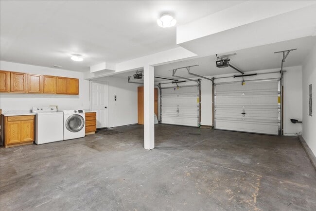 Building Photo - Beautiful & Freshly remodeled home in Fryelands Monroe