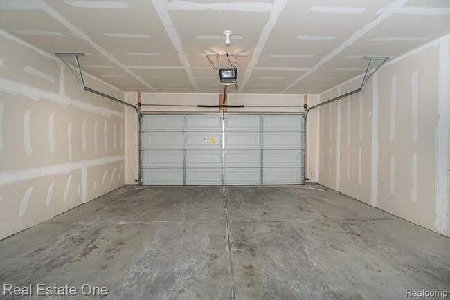Building Photo - 4637 Bradley Cir