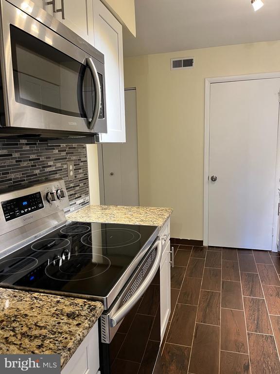 Building Photo - 306 Kelly Cove