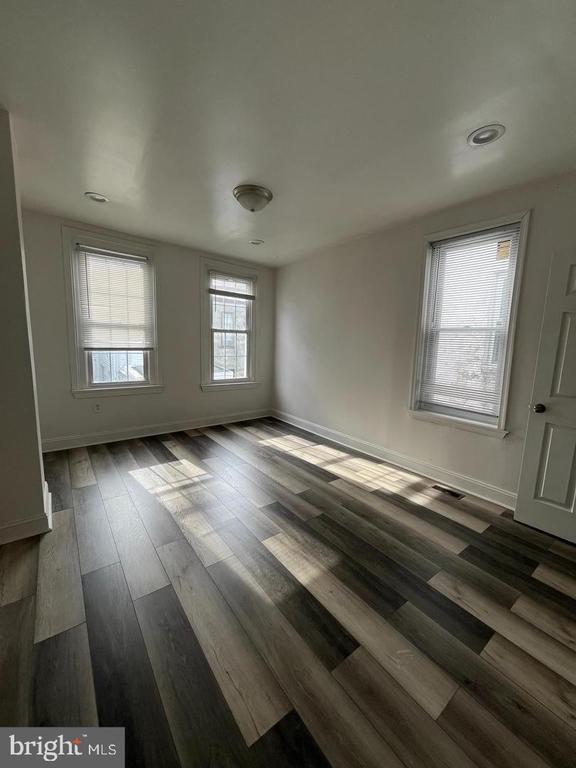 Building Photo - 2430 Carpenter St