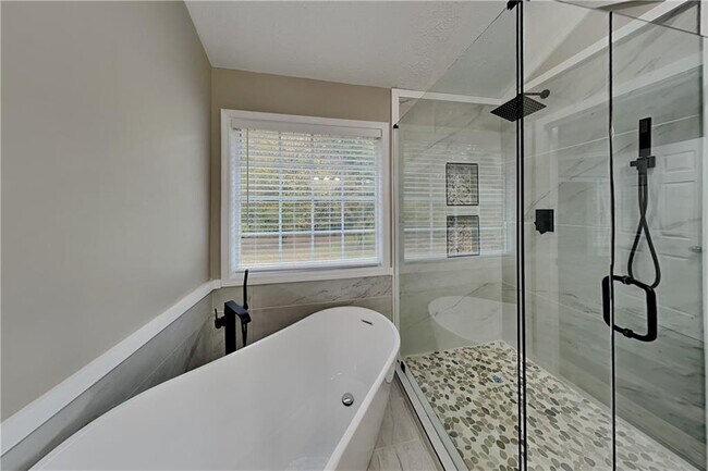 Building Photo - 6072 Devonshire Dr