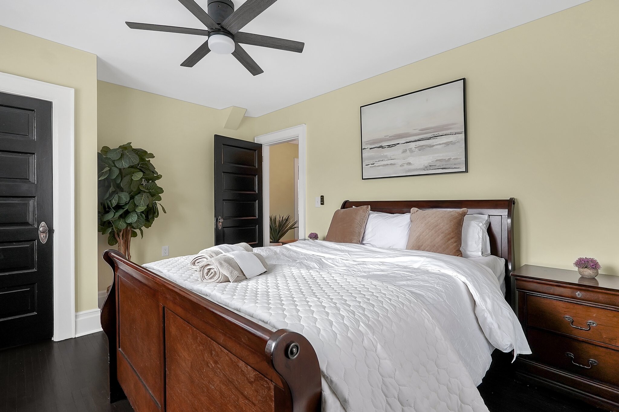 Queen bed dresser included - 1756 Oak St