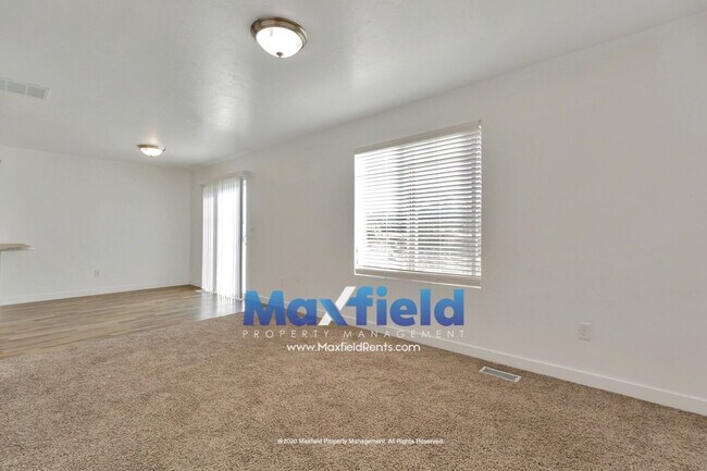 Building Photo - Beautiful Townhouse in Draper - 3 BD 2.5 BA 2 GA - 2250 Square Feet
