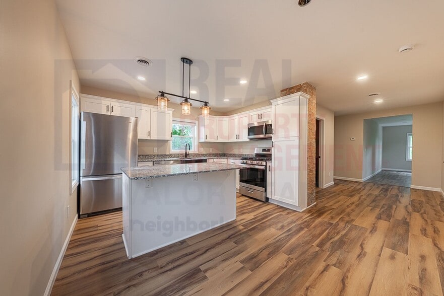 Building Photo - 5066 Newton Falls Rd