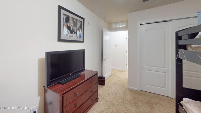 Building Photo - 218 Larkin Pl