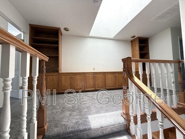 Building Photo - 2506 W Grandview Dr