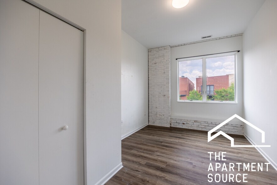 Building Photo - 2550 S Wabash Ave