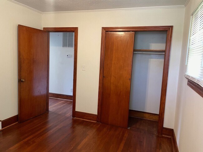 Building Photo - 3 Bed, 1 Bath Brick house in Ramseur