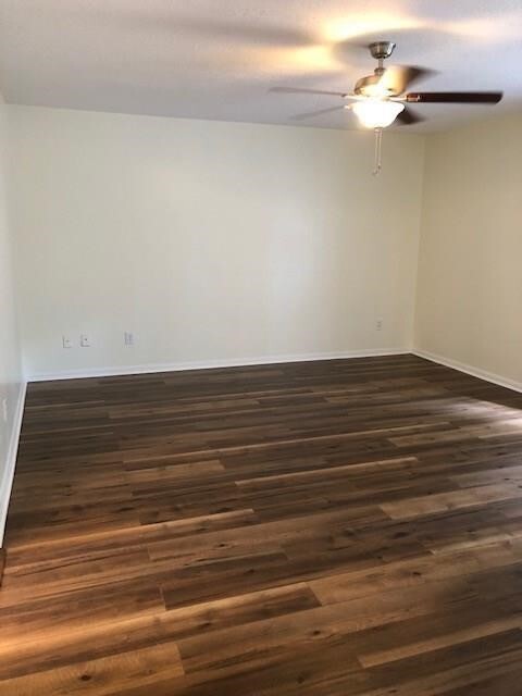 Building Photo - 15310 Glenwood Park Dr