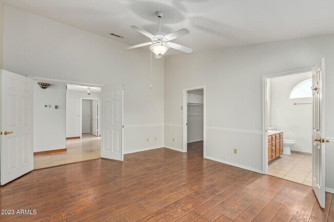 Building Photo - 8844 W Cavalier Dr